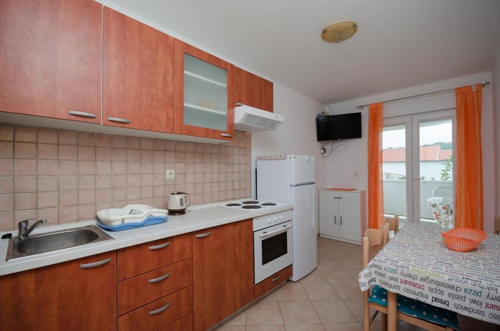 Holiday S&M Apartment
