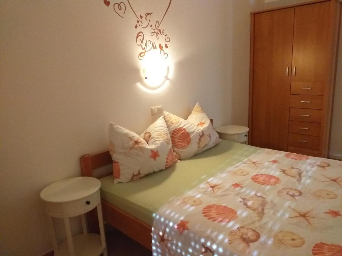 Holiday S&M Apartment *