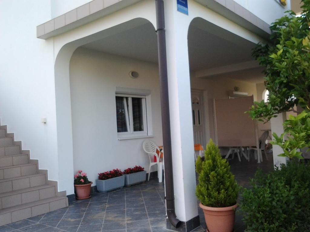 Holiday S&M Apartment *